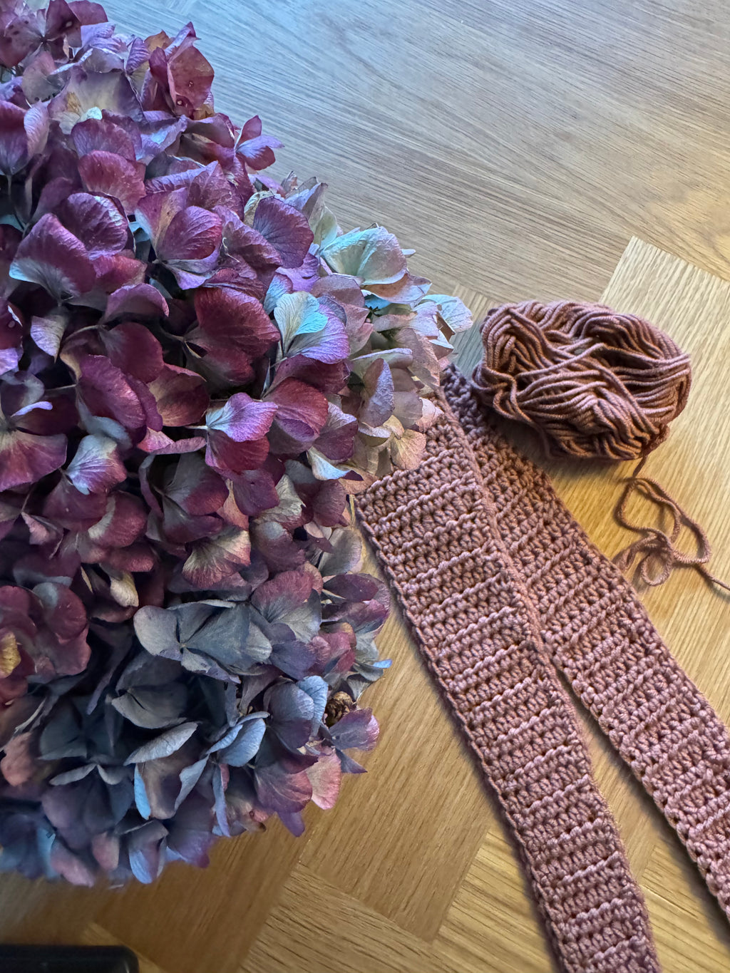 Vera Scarf – lille hæklet tørklæde