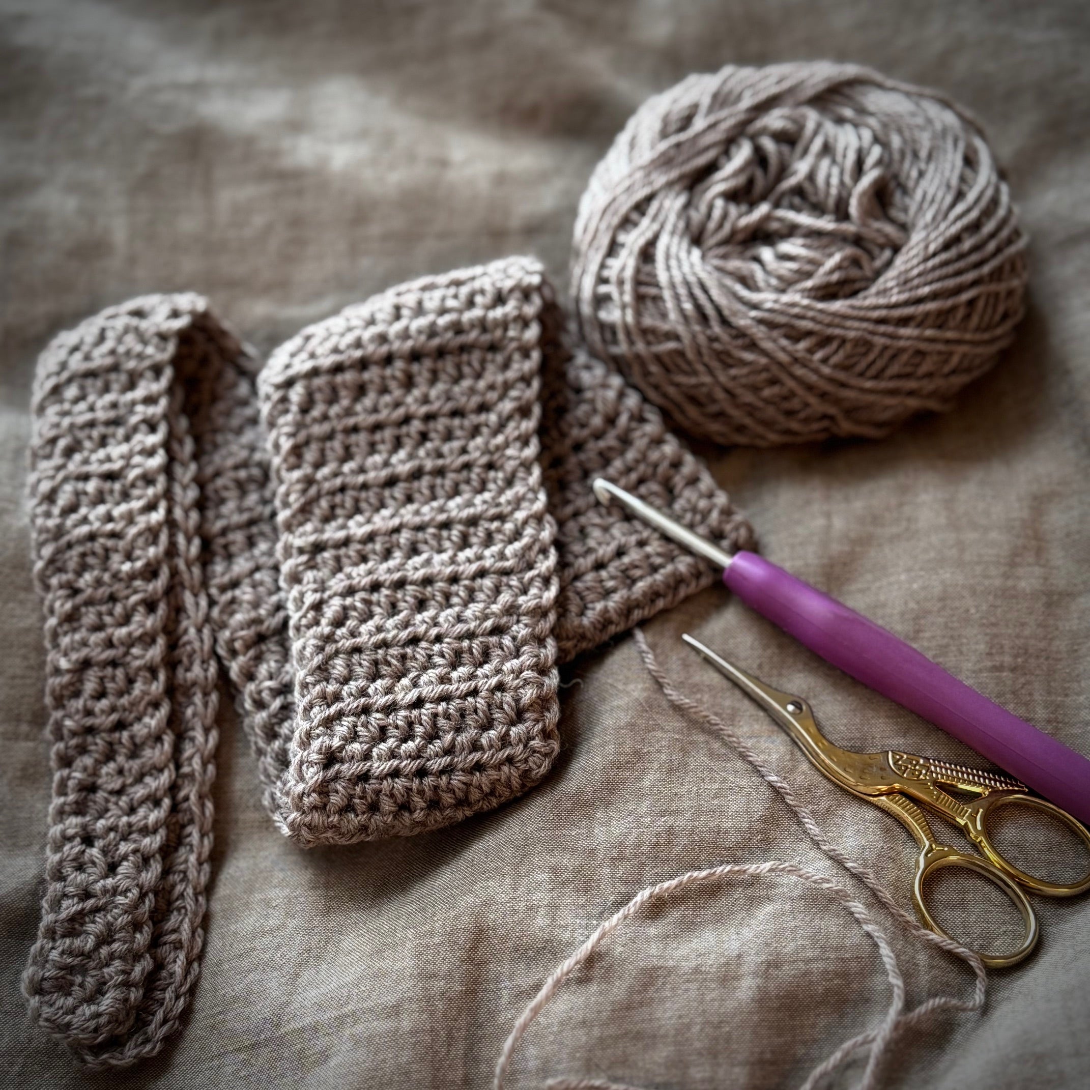 Vera Scarf – lille hæklet tørklæde