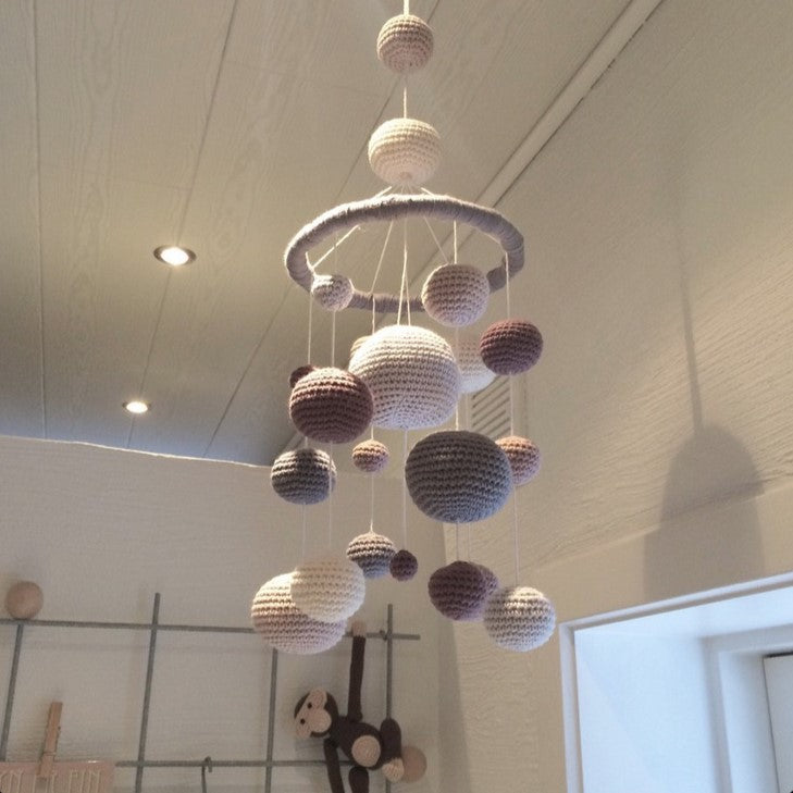 Kugleuro med spilleboks