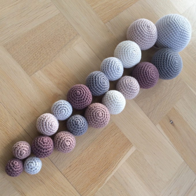 Kugleuro med spilleboks