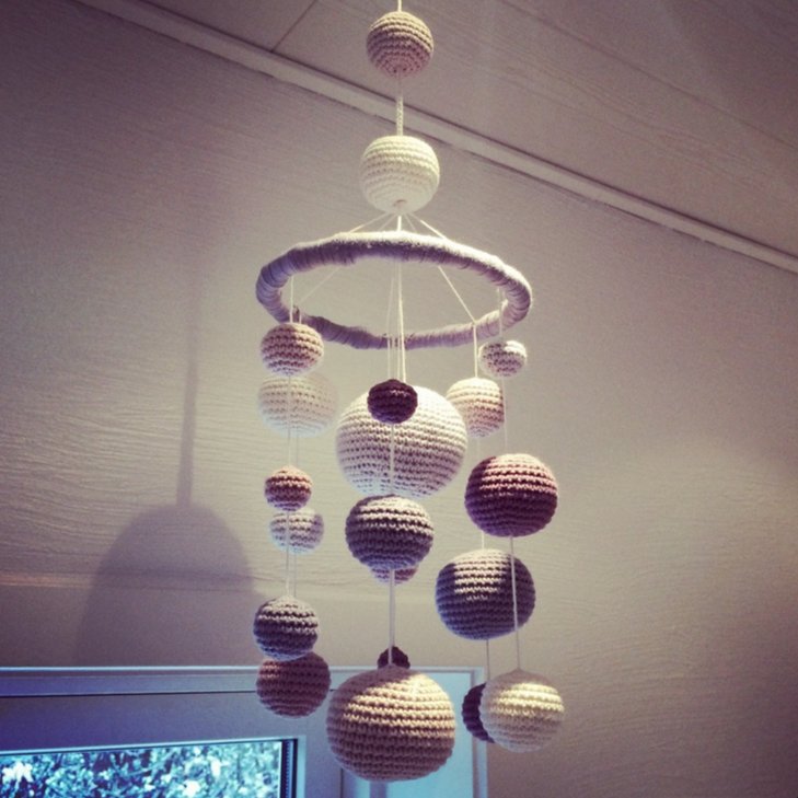 Kugleuro med spilleboks