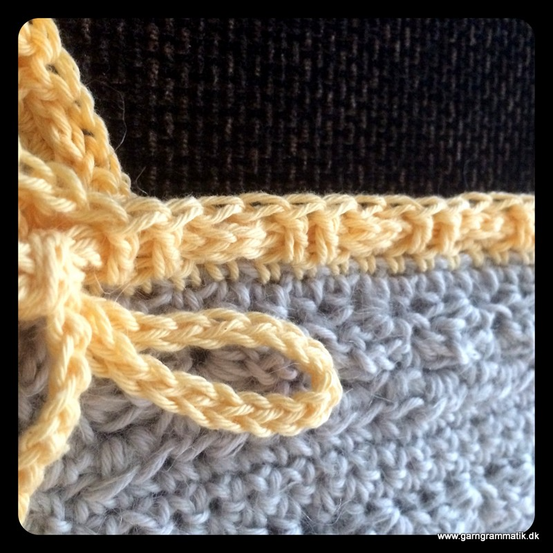 Poncho med bindebånd (2-8 år)